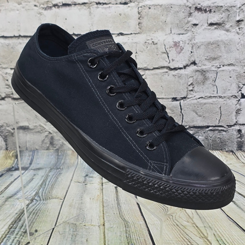 Converse Chuck Taylor All Star Low Top Mens 10 Black Womens 12 Canvas Sneakers